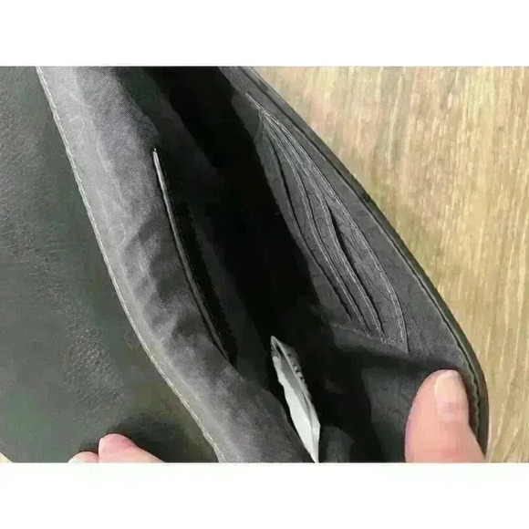 Danielle Nicole Harry Potter Gryffindor Uniform Clutch Red Optional Strap - Picture 4 of 9